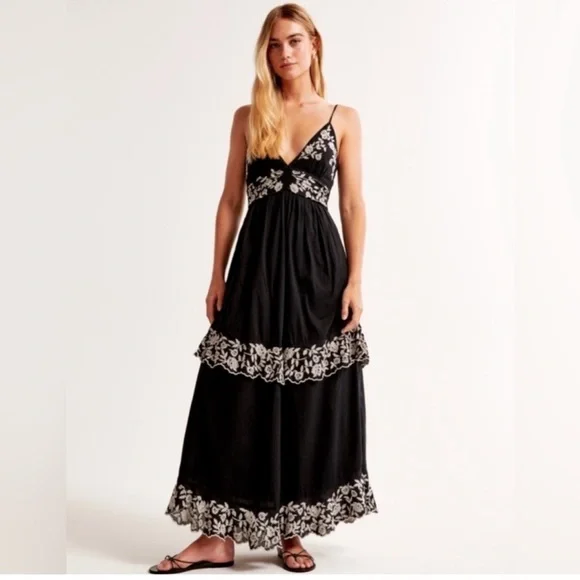 Elegant Black and White Floral Maxi Dress - Picture 5 of 5